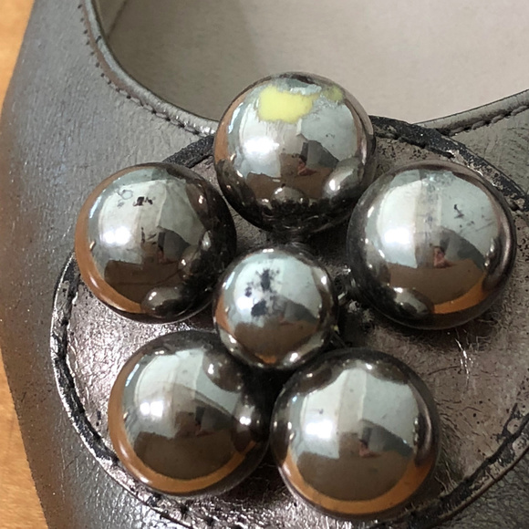 🌟2/$30🌟 Boden Pewter Metallic Embellished Leather Flats - Picture 3 of 8